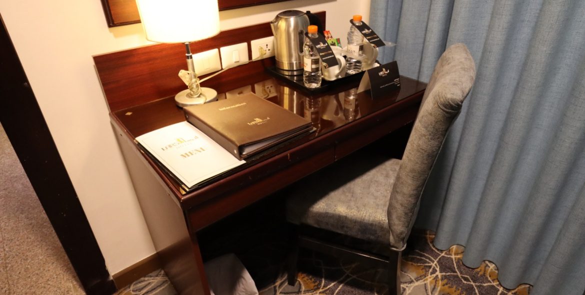 Deluxe Twin Room (1)